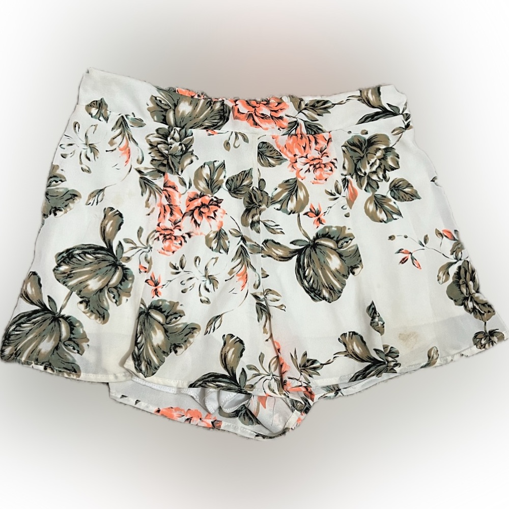 Charlotte Russe flowy summer shorts - size S